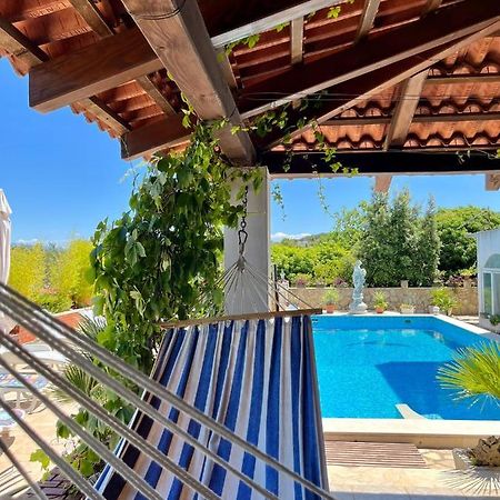 Apartman Gorana With Swimming Pool Jelsa  Eksteriør billede