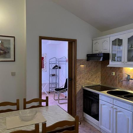Apartman Gorana With Swimming Pool Jelsa  Eksteriør billede