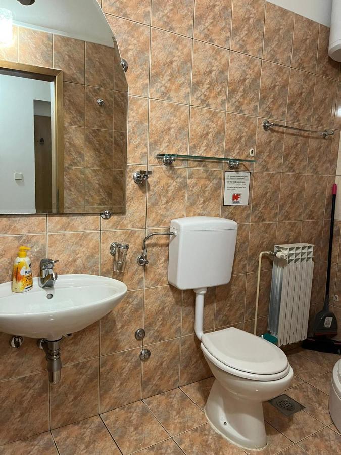 Apartman Gorana With Swimming Pool Jelsa  Eksteriør billede